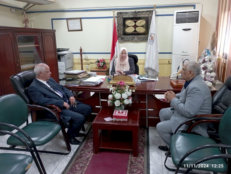 وكيلة تعليم بني سويف ونقيب المعلمين يبحثان سبل وأوجه التعاون