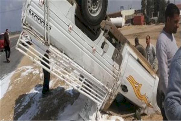 مصرع شابين وإصابة 3 آخرين في حادث انقلاب سيارة بالمنيا 