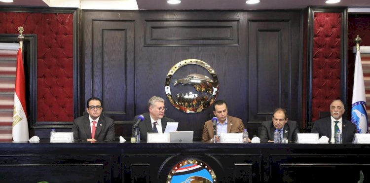 وزير البترول يلتقي أعضاء حزب مستقبل وطن