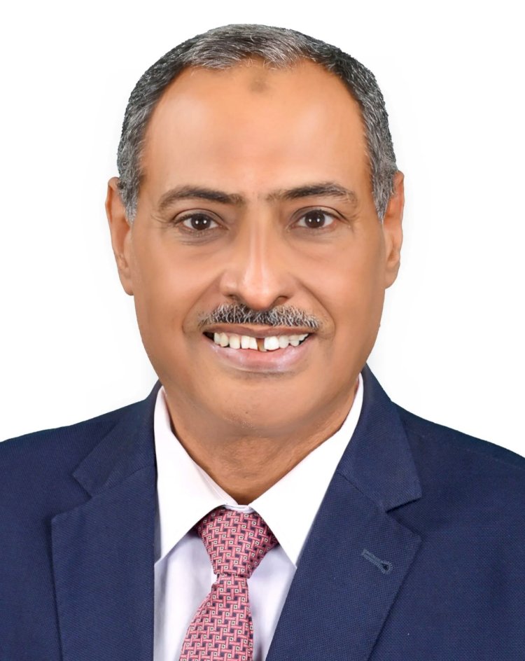 د.محمد عمران مستشارا لرئيس جامعة جنوب الوادي للتنمية البشرية والكفاءة الادارية