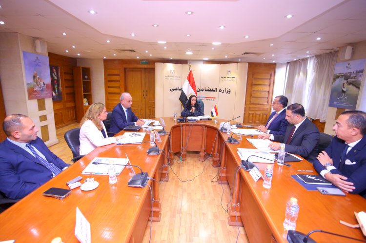 وزيرة التضامن  تجتمع بمجلس إدارة صندوق عطاء بتشكيله الجديد