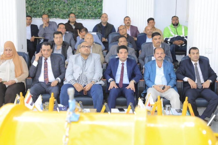 عبدالهادي يشهد اجتماع شركة المياه لعرض خطة توصيل خدمات المياه والصرف للمناطق المحرومة بسوهاج