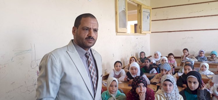 قاصد يوجه بتفعيل مجموعات التقوية والدعم المدرسي بمدرسة العمدة عبدالحكم