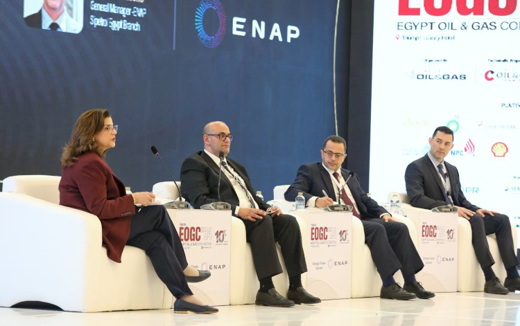 م.عاطف:ست ركائز اساسية في استراتيجية عمل وزارة البترول