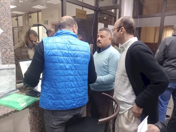 محافظ المنيا يتابع انتظام العمل بالمراكز التكنولوجية لتيسير الخدمات المقدمة للمواطنين