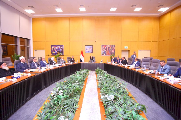 وزيرة التضامن ترأس اجتماع صندوق نظام الأسرة بعد إعادة تشكيله