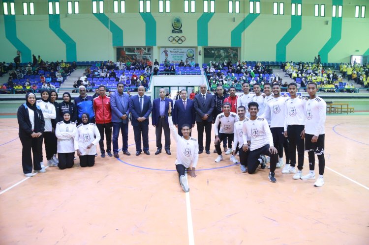 رئيس جامعة جنوب الوادي يشهد انطلاق فعاليات المهرجان الرياضي "Be Fit"