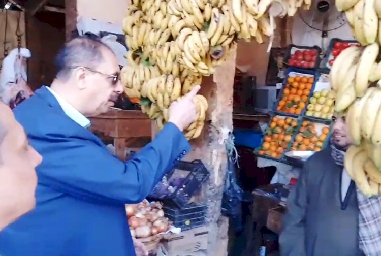 محافظ سوهاج مع المواطنين بقرية الصوامعة و ساقلتة