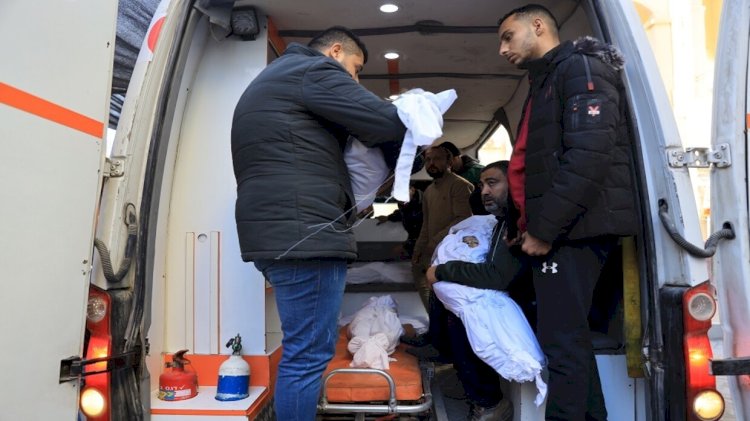 بالقنابل والمتفجرات والنيران . .  النازيون الجدد يبيدون مستشفي كمال عدوان