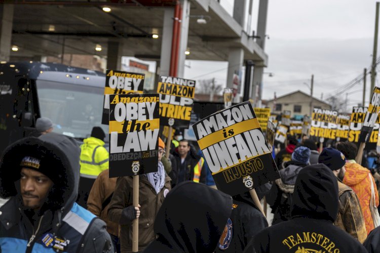 الإضرابات مستمرة في أمريكا والبداية ستاربكس وأمازون