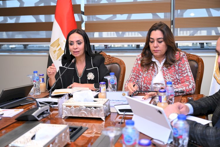 وزيرتا التنمية المحلية والتضامن  تبحثان مع المحافظين التنسيق مع الجمعيات الأهلية