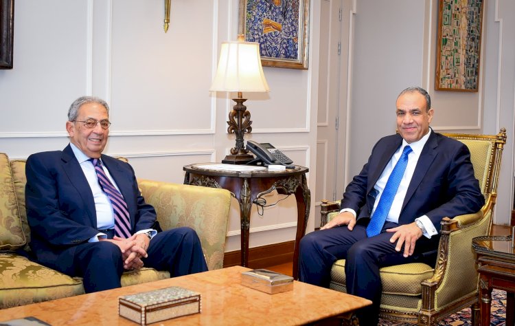 وزير الخارجية يستقبل عمرو موسى ويناقشان التطورات الإقليمية