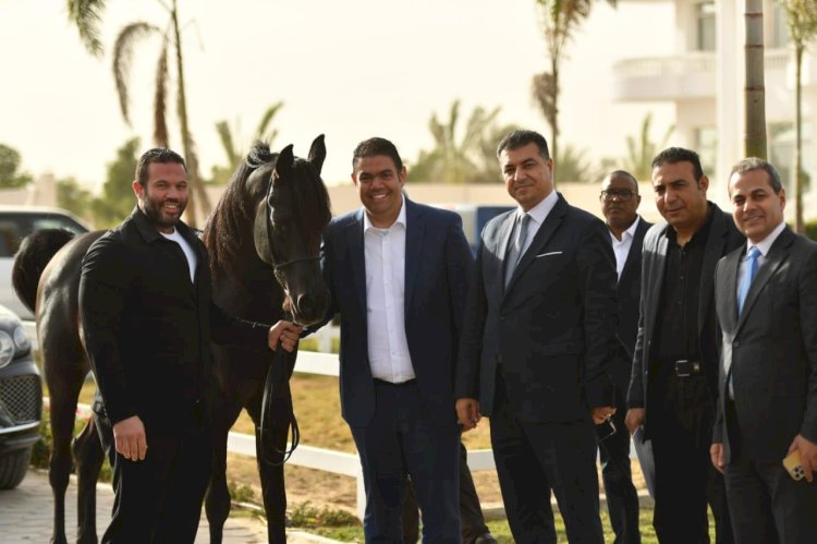 الحنيفات  يتفقد مزرعة الخيول العربية الأصيلة مولانا بالشرقية