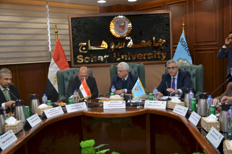 رئيس جامعة أسوان يشهد فعاليات المجلس الأعلى للجامعات المنعقد بسوهاج