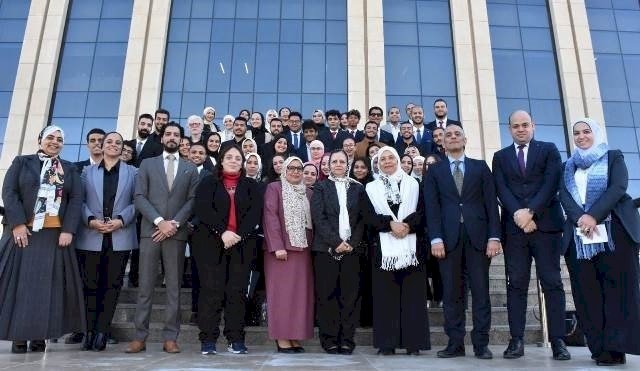 طلاب الجامعة المصرية الروسية فى زيارة بمركز المعلومات ودعم إتخاذ القرار