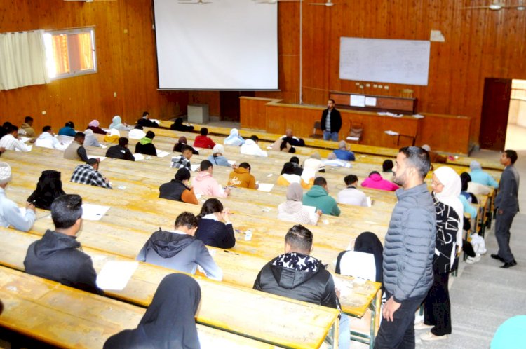 استمرار ماراثون امتحانات الفصل الدراسي الأول بكلية الحقوق بقنا