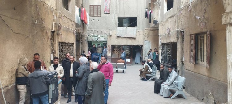 إقبال على مكاتب الشهر العقارى بالمنيا لتحرير توكيلات تأسيس حزب الجبهة الوطنية