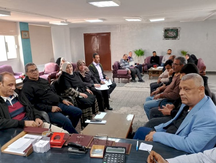 رئيس مدينة طور سيناء يلتقي مديري الإدارات