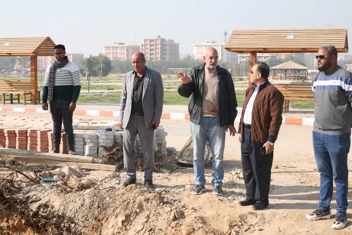 رئيس جامعة جنوب الوادى يتابع المشروعات التطويرية بالجامعة