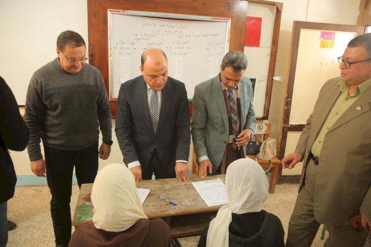 محافظ كفر الشيخ يطمئن على جاهزية لجان امتحان الشهادة الإعدادية