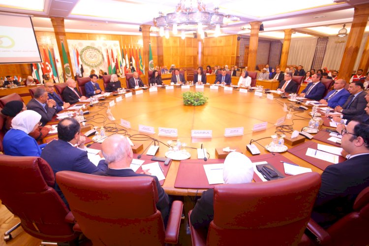 وزيرة التضامن الاجتماعي تشهد احتفالية اليوم العربي لكبارالسن