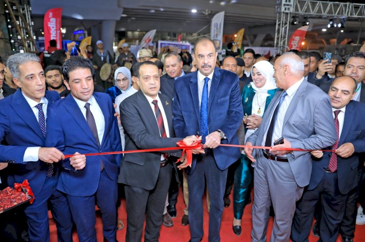 محافظ سوهاج يفتتح معرض صُنع في سوهاج بمشاركة ٣٠ عارض