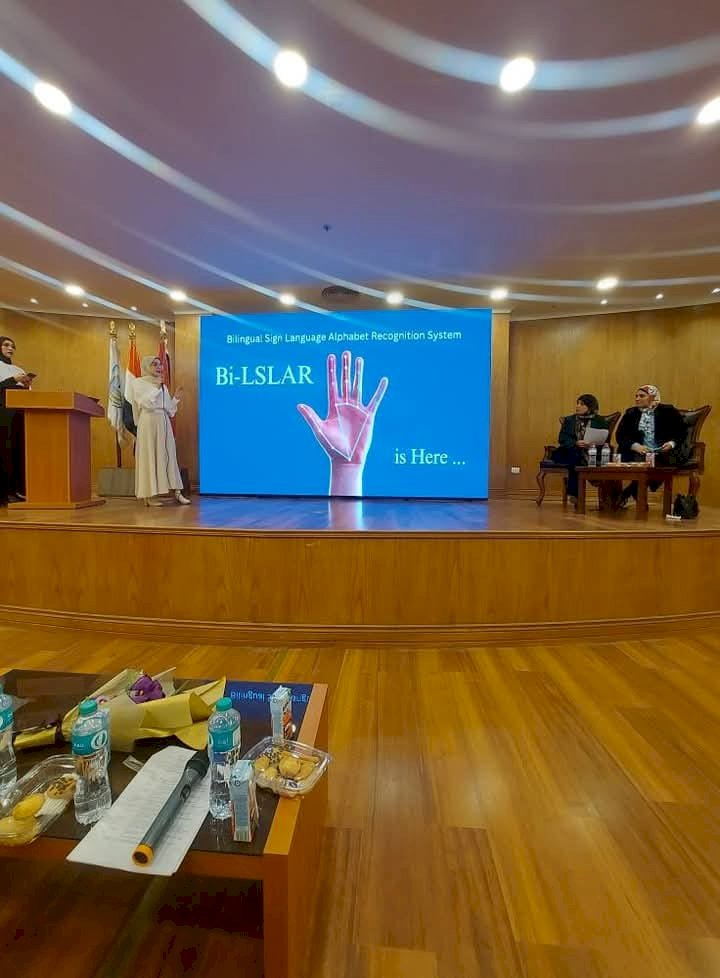 معرض للكتاب ضمن فعاليات برنامج المواطنة بقرية شلقام في المنيا