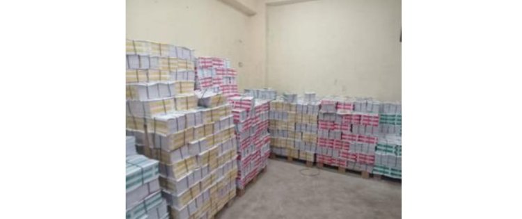 ضبط  مدير  مخزن بدون ترخيص بالقاهرة وبحوزته 41250 كتاب دراسى