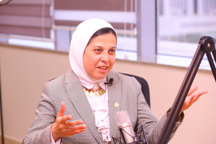 المديرة التنفيذية للهلال الأحمر ضيف بودكاست هنا التضامن من قلب العاصمة الإدارية