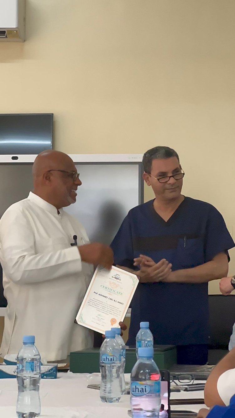 وزير الصحة التنزاني يكرم وفد جامعة أسوان الطبي المشارك في القافلة الطبية لمدينة زنجبار