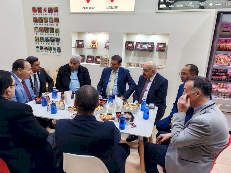 فاروق يلتقى بالمصدرين والمستثمرين الأجانب علي هامش لوجستيكا