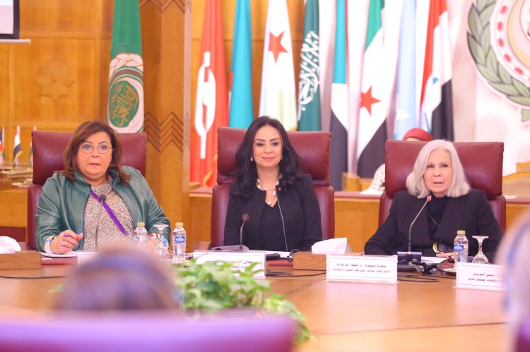وزيرة التضامن تشهد الجلسة الافتتاحية للمؤتمر العاشر لجمعية سيدات أعمال مصر