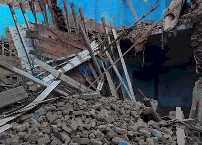 انهيار عقار من 3 طوابق في مدينة المنيا دون أضرار بشرية