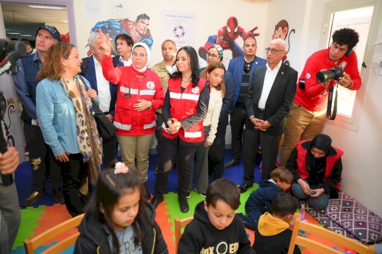 عبدالغفار ومايا يتفقدان مستشفى العريش للاطمئنان على  مصابي غزة