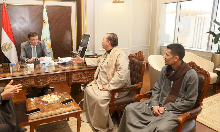 وزير الزراعة يبحث مع ممثلي الفلاحين توفير السلع الغذائية استعدادا لشهر رمضان