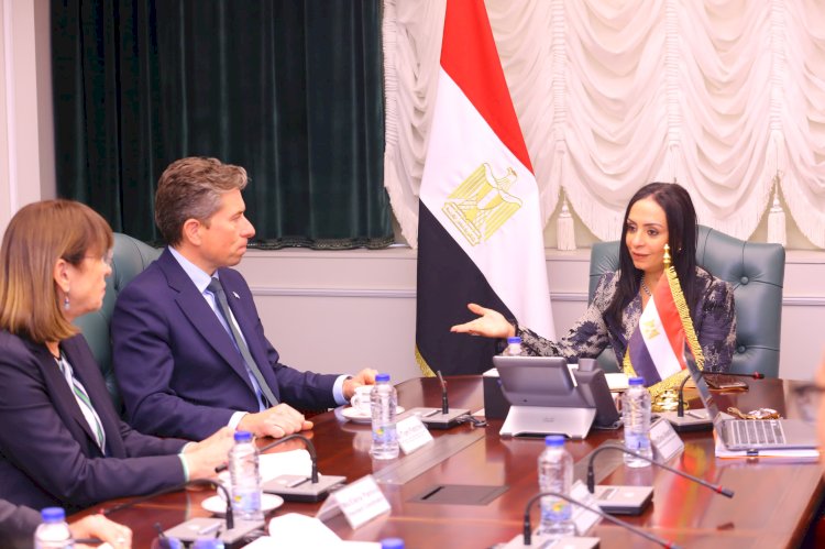 وزيرة التضامن تلتقي وكيل الأمين العام للأمم المتحدة ومنسق الإغاثة الطارئة