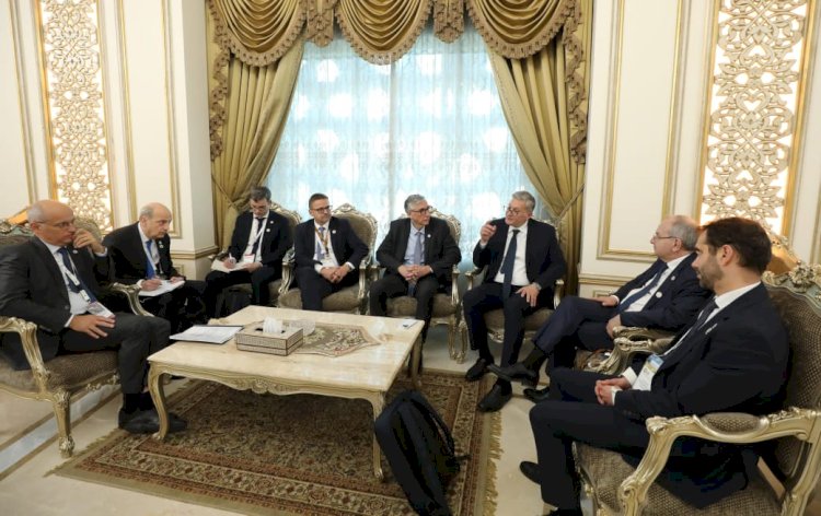 وزير البترول يناقش تنوع محفظة اعمال توتال علي هامش ايجبس