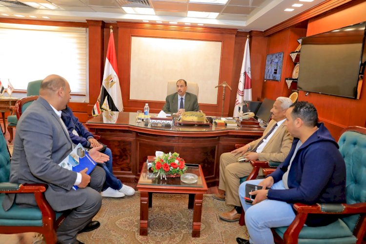 مبادرة نحو مجتمع دامج  محافظ سوهاج يدشن قافلة لتركيب أجهزة تعويضية