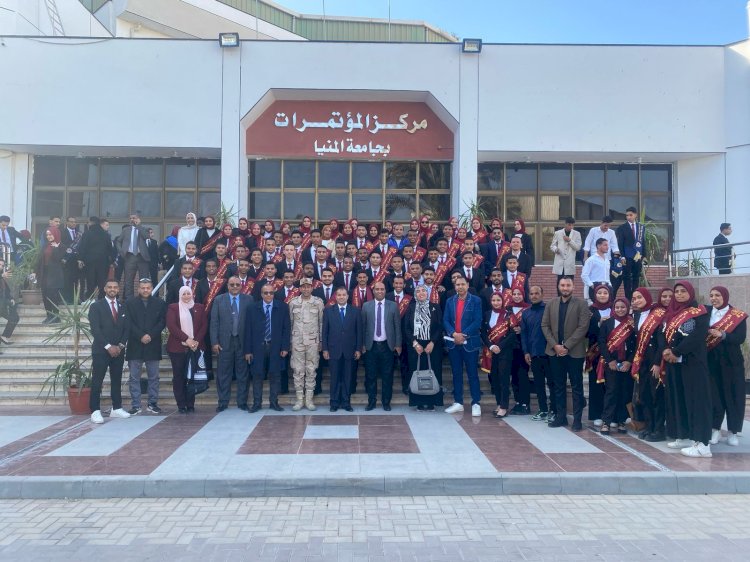 رئيس جامعة جنوب الوادى يشهد فعاليات الندوة التوعوية التثقيفية  لشباب الجامعات