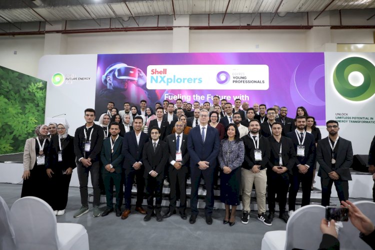 وزير البترول يشهد تخريج الدفعة الثانية من برنامج تأهيل القيادات الشابة