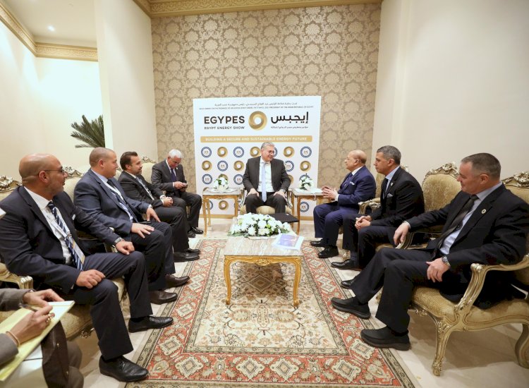 وزير البترول يلتقي وفد الكونسورتيوم الجديد  للإستثمار في زيادة انتاج الحقول البترولية المتقادمة