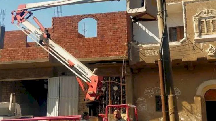 محافظ المنيا يوجه بتكثيف حملات النظافة وصيانة أعمدة الإنارة في المراكز