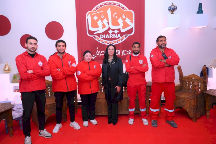 وزيرة التضامن تتفقد معرض ديارنا للحرف اليدوية  بكايرو فيستفال سيتي مول