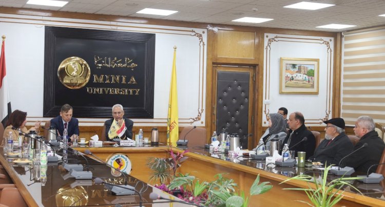 رئيس جامعة المنيا يستقبل الرئيس التنفيذى لشركة القناة للسكر