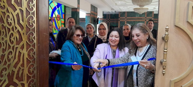 نائبة وزيرة التضامن تفتتح فعاليات السوق الخيري السنوي لجمعية الشابات المسيحية