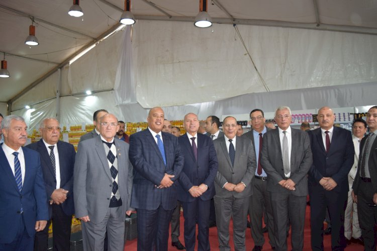 محافظ القاهرة ورئيس مجموعة العشري  ورئيس الشركة القابضة يفتتحون معرض أهلًا رمضان