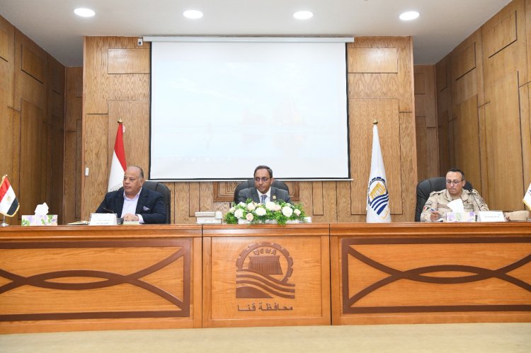 مستثمرو المنطقة الصناعية بنجع حمادي يستغيثون: مطالب تعجيزية تهدد الإنتاج