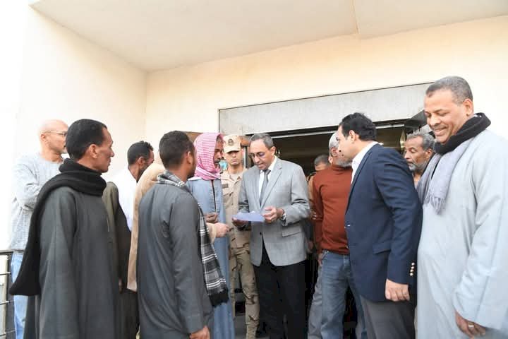 محافظ قنا يفتتح مركز طب الأسرة بقرية جراجوس