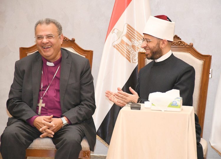 وزير الأوقاف يستقبل وفد الكنيسة الإنجيلية لتهنئته بعيد الفطر بمسجد مصر الكبير