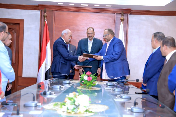 محافظ سوهاج يشهد بروتوكول مع شركة المياه